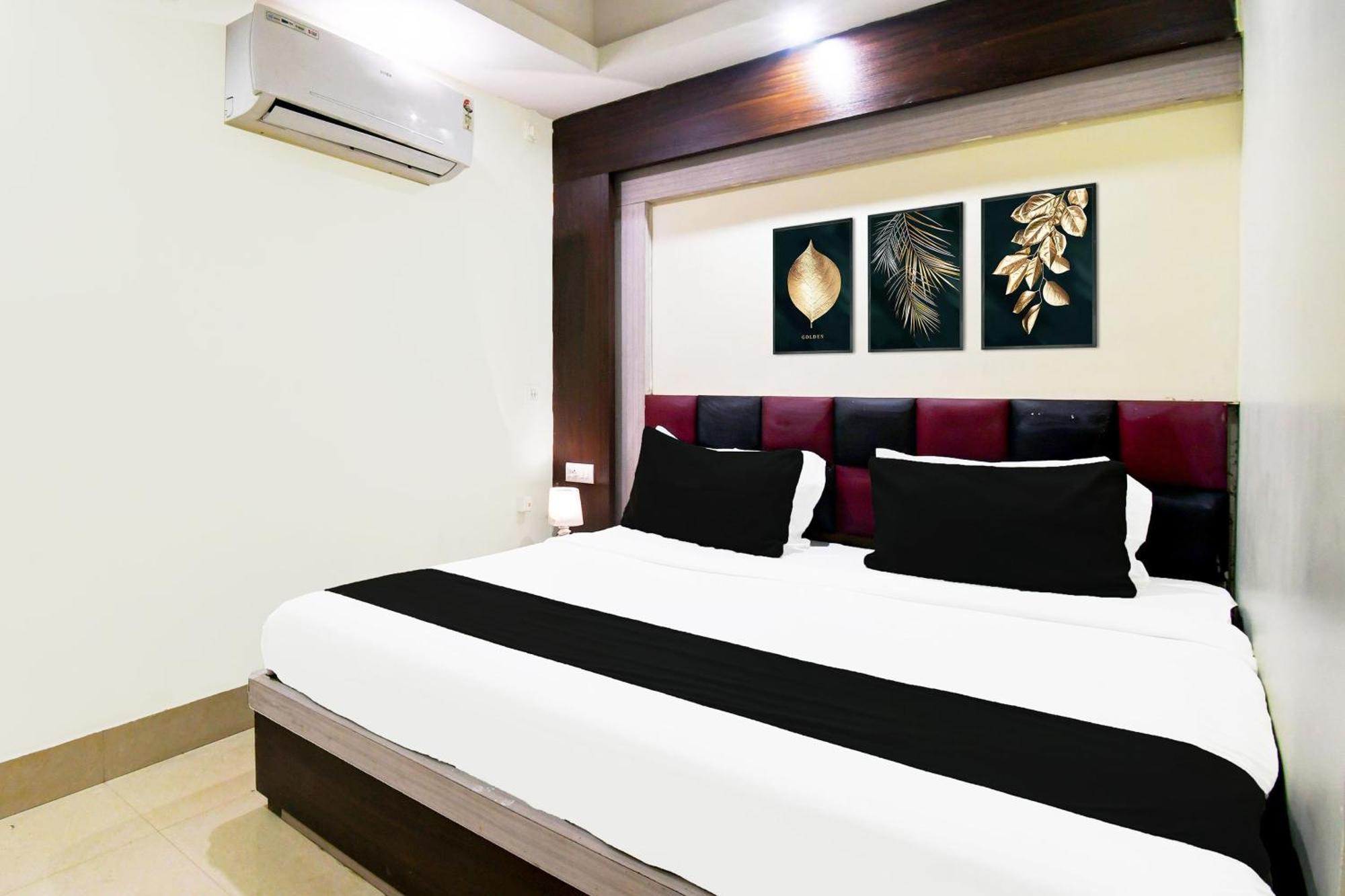 Hotel Oyo 16511 Aayan International 3*
